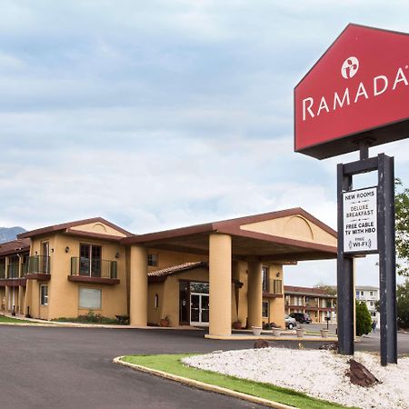 Ramada By Wyndham Flagstaff East Hotel Eksteriør billede
