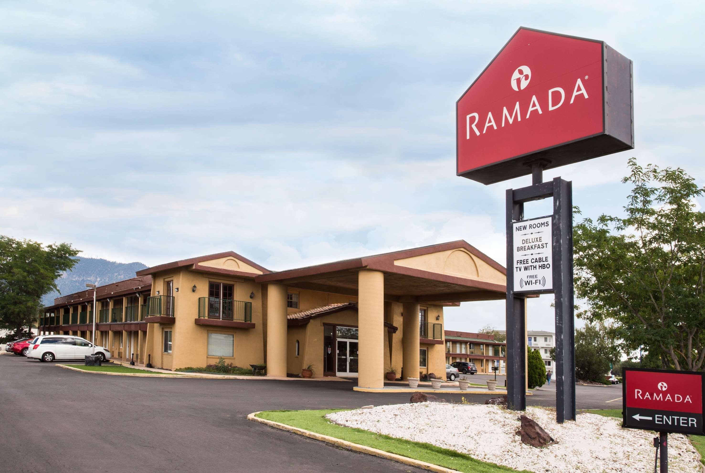 Ramada By Wyndham Flagstaff East Hotel Eksteriør billede